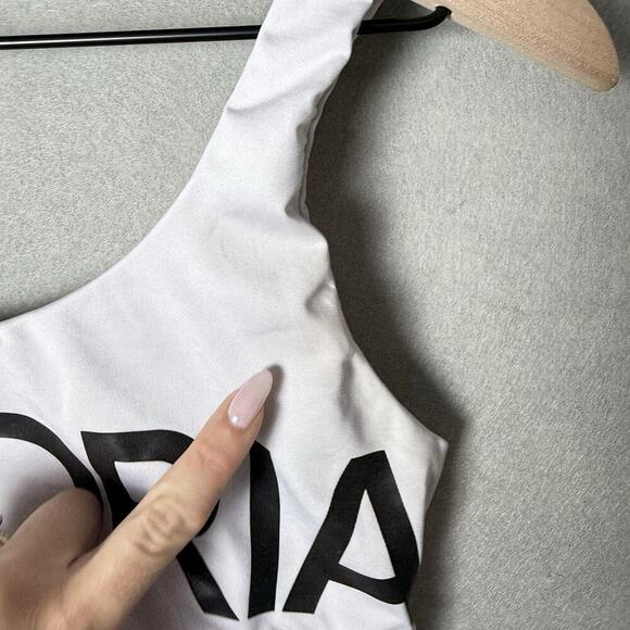 Victoria Secret Sport Black and White Graphic Sports Bra Bralette Size M - Picture 11 of 11